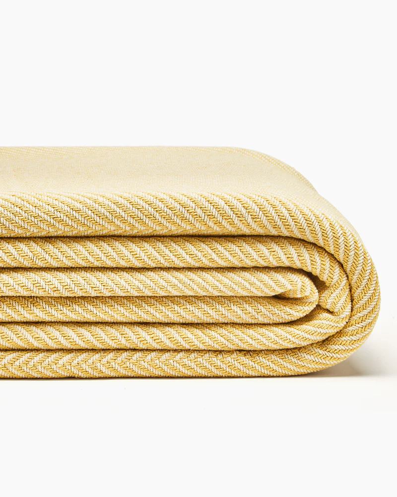 made-in-the-usa-cotton-herringbone-blanket-yellow-best-blanket-2023-award-winner